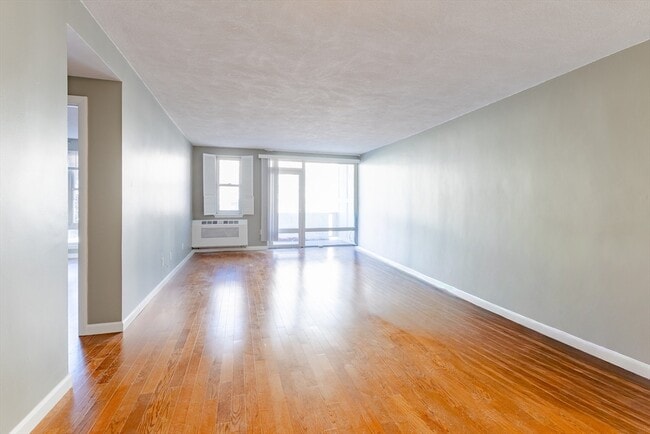 100 Marion St in Brookline, MA - Building Photo - Building Photo