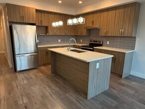 250 Nickel Rd in Kelowna, BC - Building Photo - Building Photo