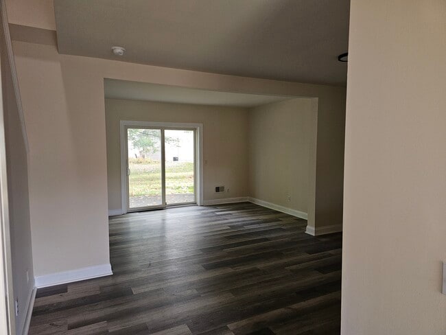 302 N 11th St, Unit 17 Troy Lane in Kenilworth, NJ - Building Photo - Building Photo