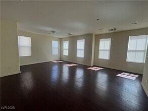 8928 Dorrell Ln in Las Vegas, NV - Building Photo - Building Photo