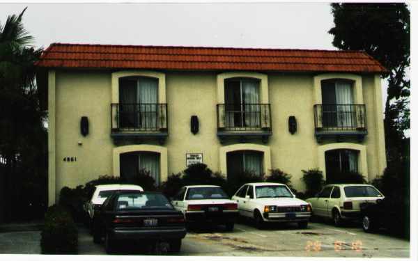 4861 Del Monte Ave in San Diego, CA - Building Photo