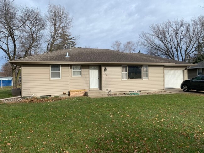 108 Meadow Ln in Mankato, MN - Foto de edificio - Building Photo