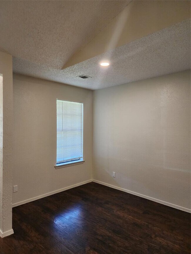 2610 Garrettson Dr in Austin, TX - Building Photo - Building Photo