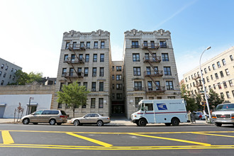 40 Sherman Ave in New York, NY - Building Photo - Building Photo