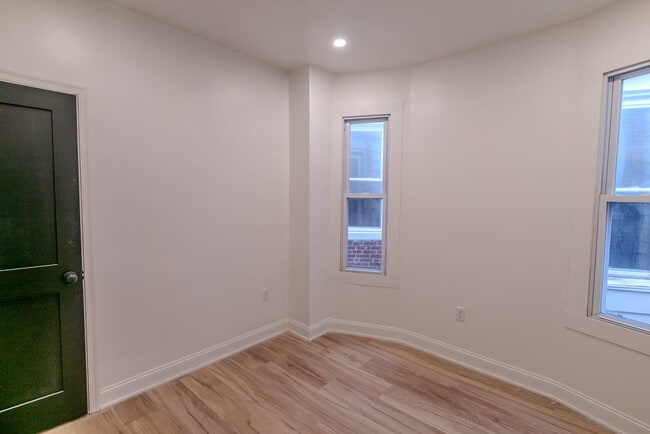 6131 W Jefferson St, Unit Unit 2 in Philadelphia, PA - Building Photo - Building Photo