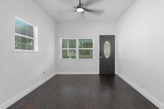 1811 Denver Ave in Fort Worth, TX - Building Photo - Building Photo