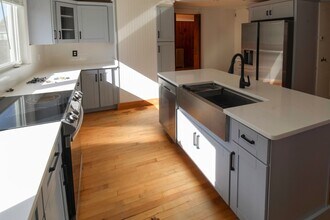 237 Old Rd in Eliot, ME - Building Photo - Building Photo