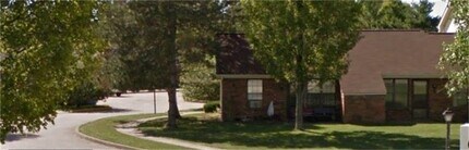 293 S Main St in New Holland, OH - Foto de edificio - Building Photo