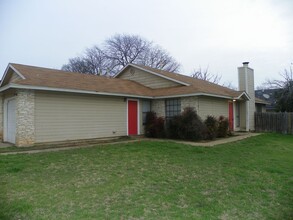 402.404 Cypress Ln in Round Rock, TX - Foto de edificio - Building Photo