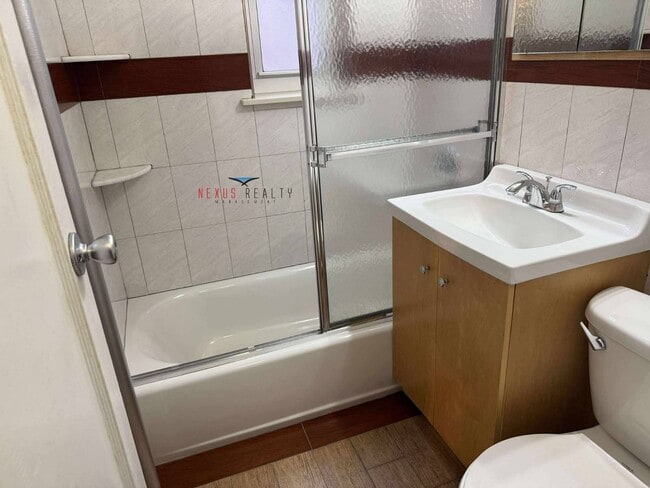 43-22 58th St in Queens, NY - Building Photo - Building Photo