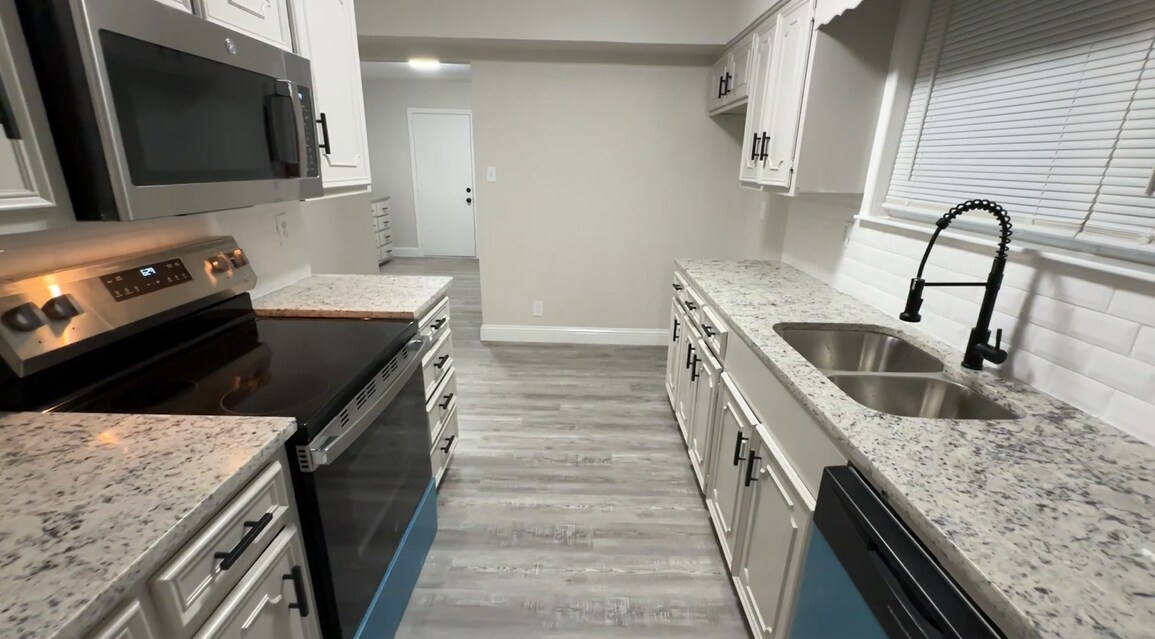 209 Pendleton St in Farmersville, TX - Building Photo