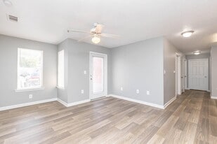 Hallmark at the Park in Nashville, TN - Building Photo