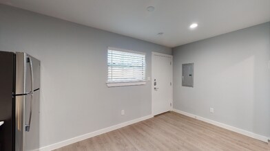 4400 San Jacinto St in Dallas, TX - Building Photo - Building Photo