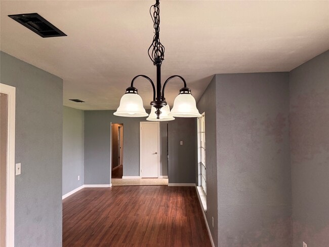 141 Slade St in Coldspring, TX - Foto de edificio - Building Photo