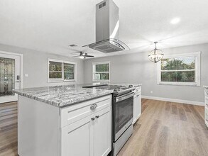 5029 Burlington Ave N in St. Petersburg, FL - Building Photo - Building Photo