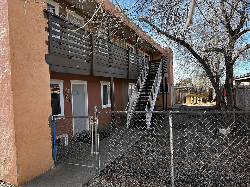 537 Dallas St SE in Albuquerque, NM - Building Photo