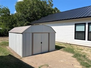 135 W Park St in Stephenville, TX - Building Photo - Building Photo