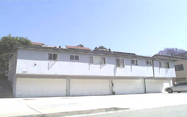 1809 Oakwood Ave in Glendale, CA - Building Photo - Building Photo