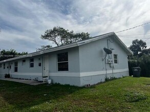 2746 Johnson St in Hollywood, FL - Building Photo - Building Photo
