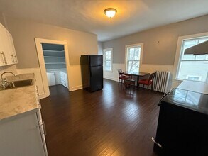 5 Lothrop St in Plymouth, MA - Foto de edificio - Building Photo