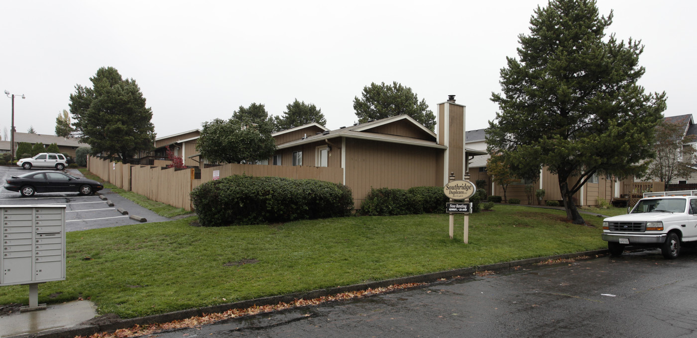 Southridge Duplexes in Vancouver, WA - Building Photo