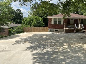 453 S Mashburn Ave in Fayetteville, AR - Building Photo