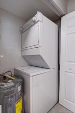 10035 Winding Lake Rd-Unit -104 in Sunrise, FL - Building Photo - Building Photo