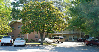 18 Old Harpersville Rd Apartments