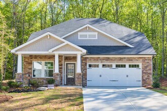 166 Magnolia Dr in Dawsonville, GA - Building Photo - Building Photo