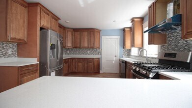 33 Prentiss St in Watertown, MA - Building Photo - Building Photo
