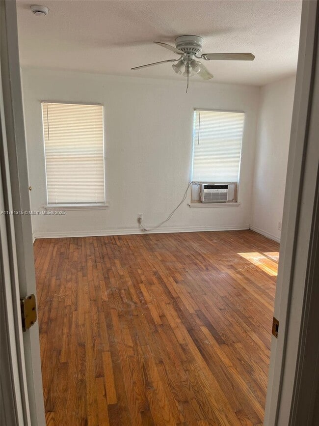 property at 736 Gotham Ct