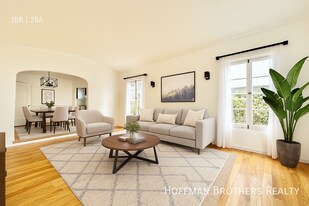 1450 S Wooster St in Los Angeles, CA - Building Photo