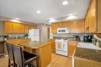 931 N 35th St in Seattle, WA - Foto de edificio - Building Photo