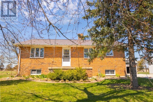 property at 5726 Lakeshore Rd