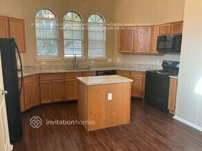 2012 Creek Royal Dr in Mesquite, TX - Foto de edificio - Building Photo