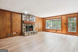 5206 Clearwater Dr SW in Stone Mountain, GA - Building Photo - Building Photo