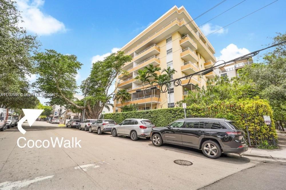 3304 Virginia St in Miami, FL - Building Photo