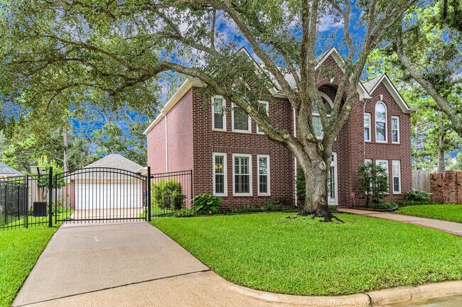 902 Fairgate Dr in Houston, TX - Building Photo - Building Photo