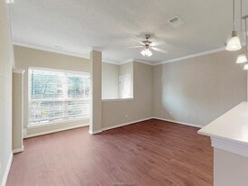 1198 Jones-Butler Rd in College Station, TX - Building Photo