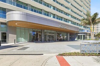 400 Central Ave in St. Petersburg, FL - Building Photo - Building Photo