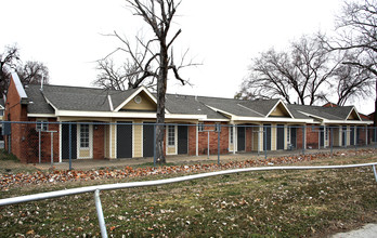 Riverview Park in Tulsa, OK - Building Photo - Building Photo