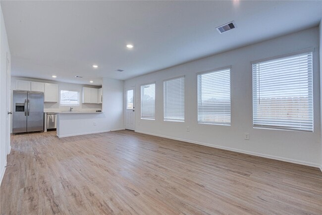 310 Birch Blossom Path in Magnolia, TX - Foto de edificio - Building Photo