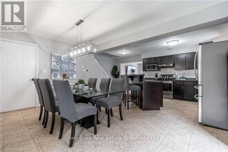 20 Shackleton Dr in Guelph, ON - Building Photo - Building Photo