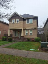 3454 SE Alexander St in Hillsboro, OR - Building Photo