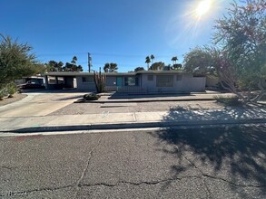 2205 Sombrero Dr in Las Vegas, NV - Building Photo - Building Photo