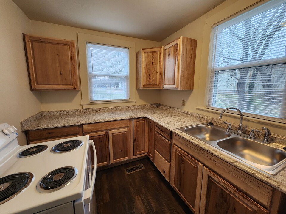 1115 4th St in Altavista, VA - Building Photo