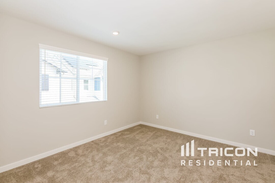 31651 Hans Dr in Menifee, CA - Building Photo