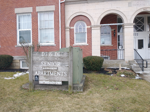 222 Main St in Meyersdale, PA - Building Photo - Building Photo