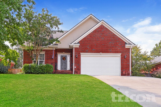 property at 4884 Somerset Dr