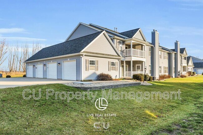3038 E Stillwater Landing in Urbana, IL - Building Photo - Building Photo
